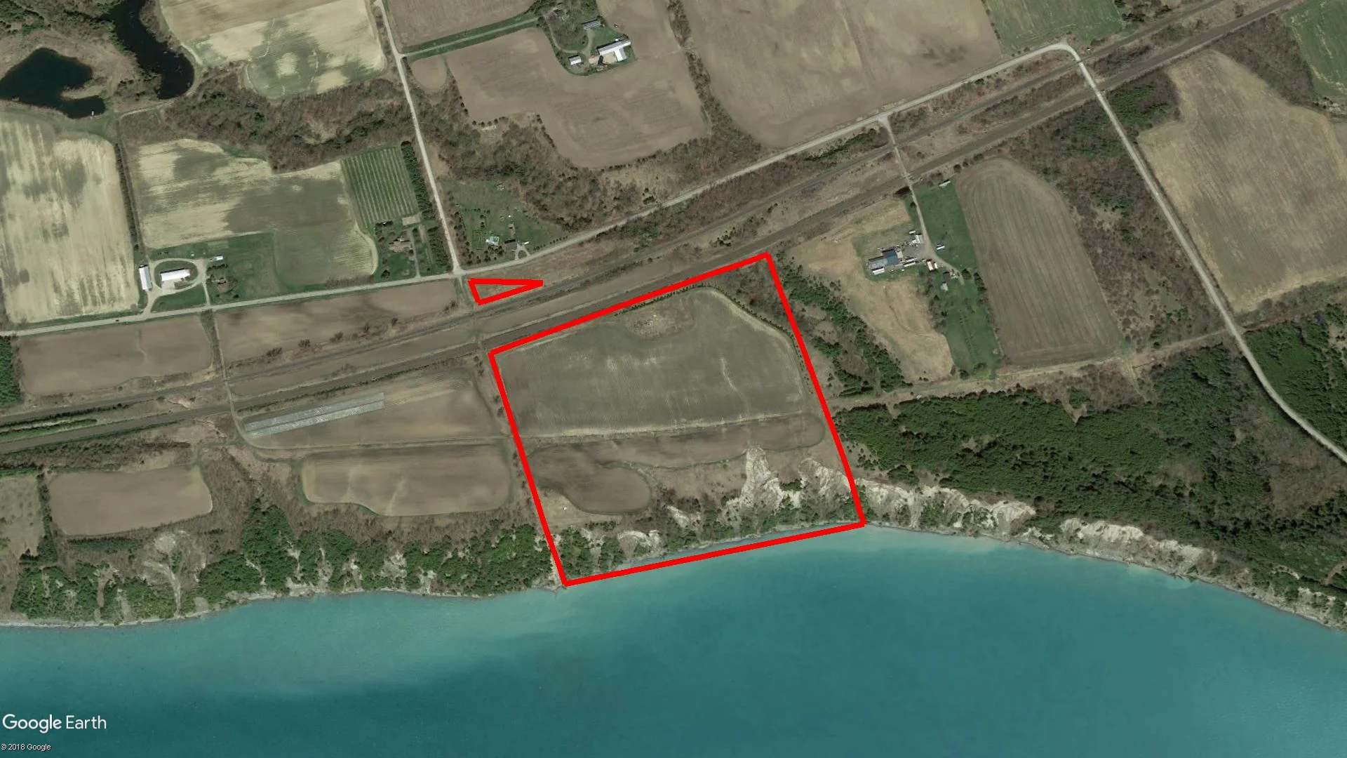 Tax sale property at 4239 Lakeshore Rd., Newcastle, Clarington - Photo 2