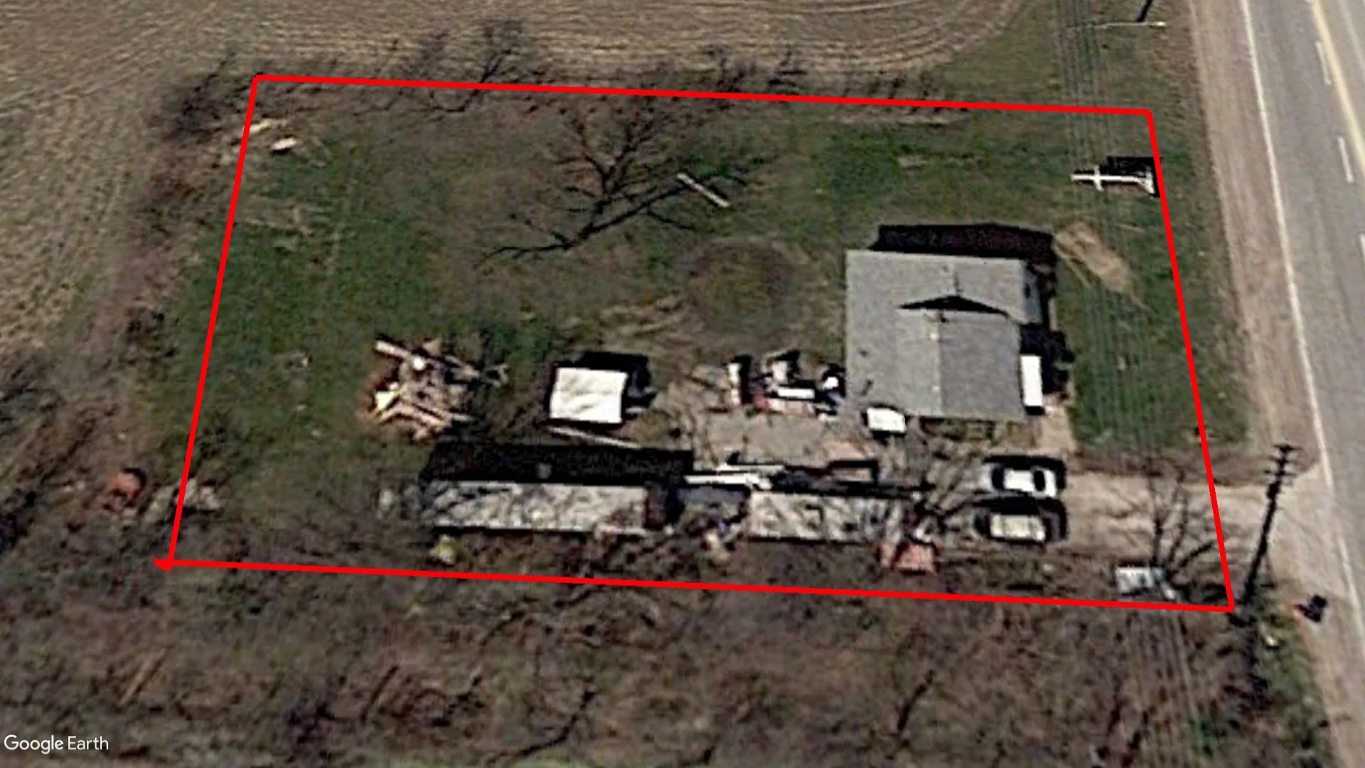 Tax sale property at 7862 Howard Ave, Amherstburg - Photo 3