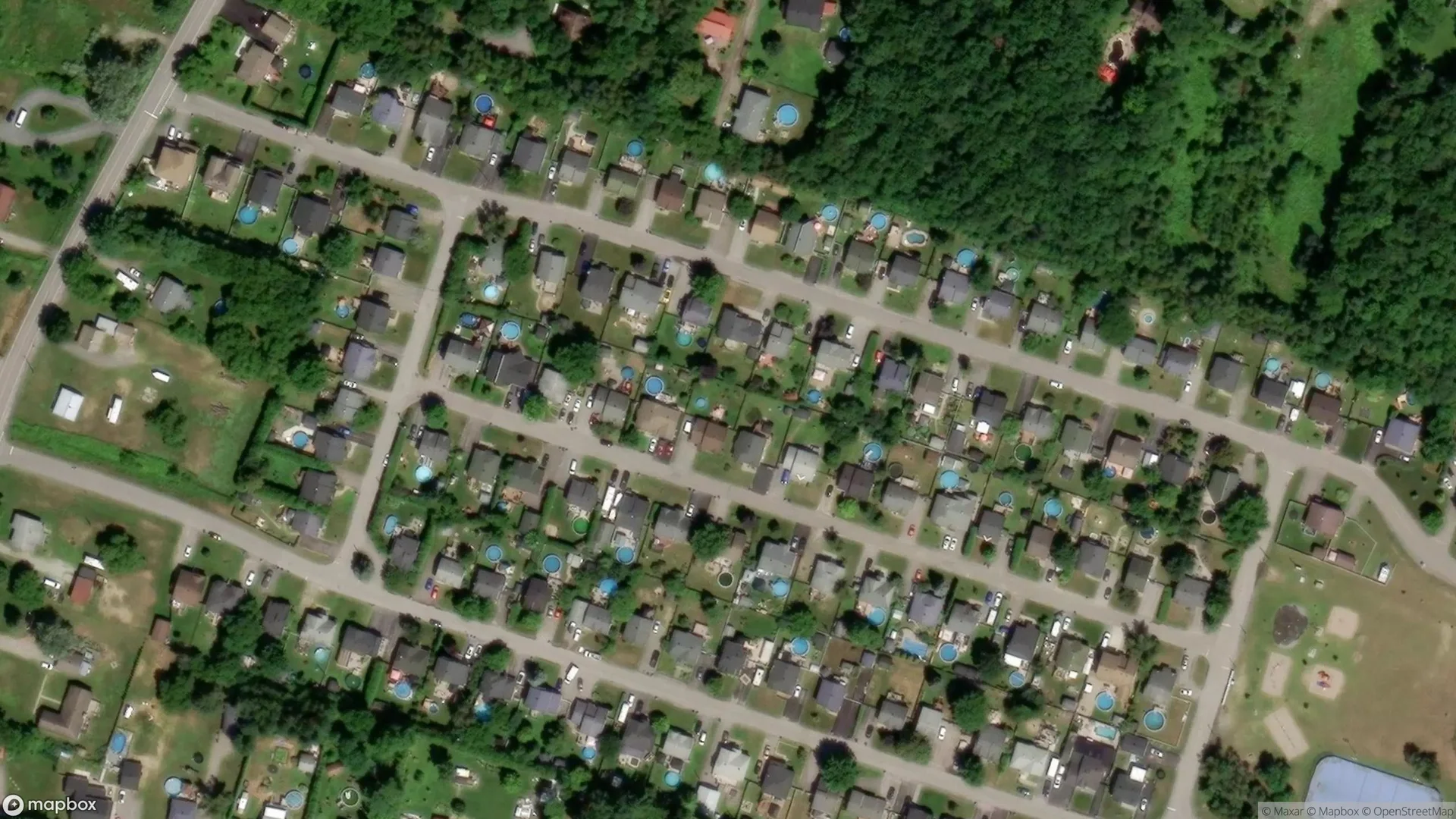 Tax sale property at , Saint-Lin-Laurentides - Photo 2