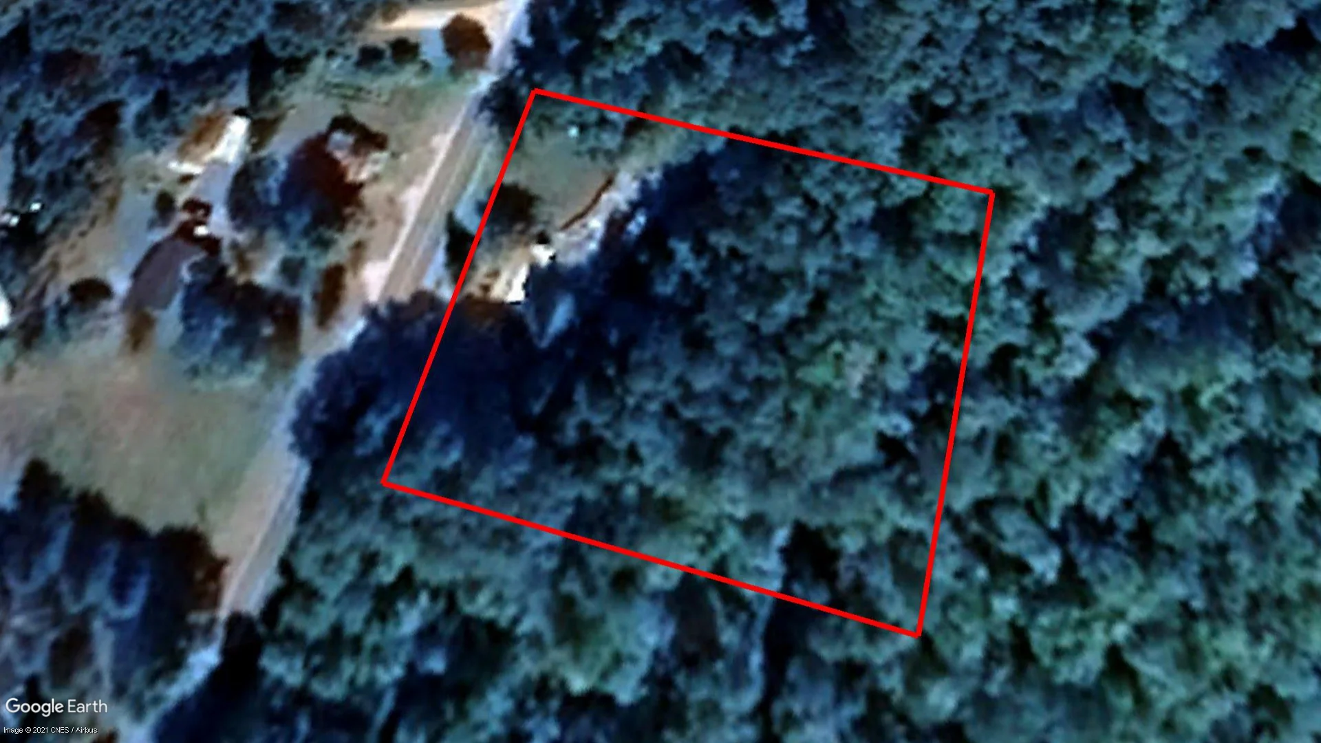 Tax sale property at 447, chemin Lac Long, La Vallee-de-la-Gatineau - Photo 3