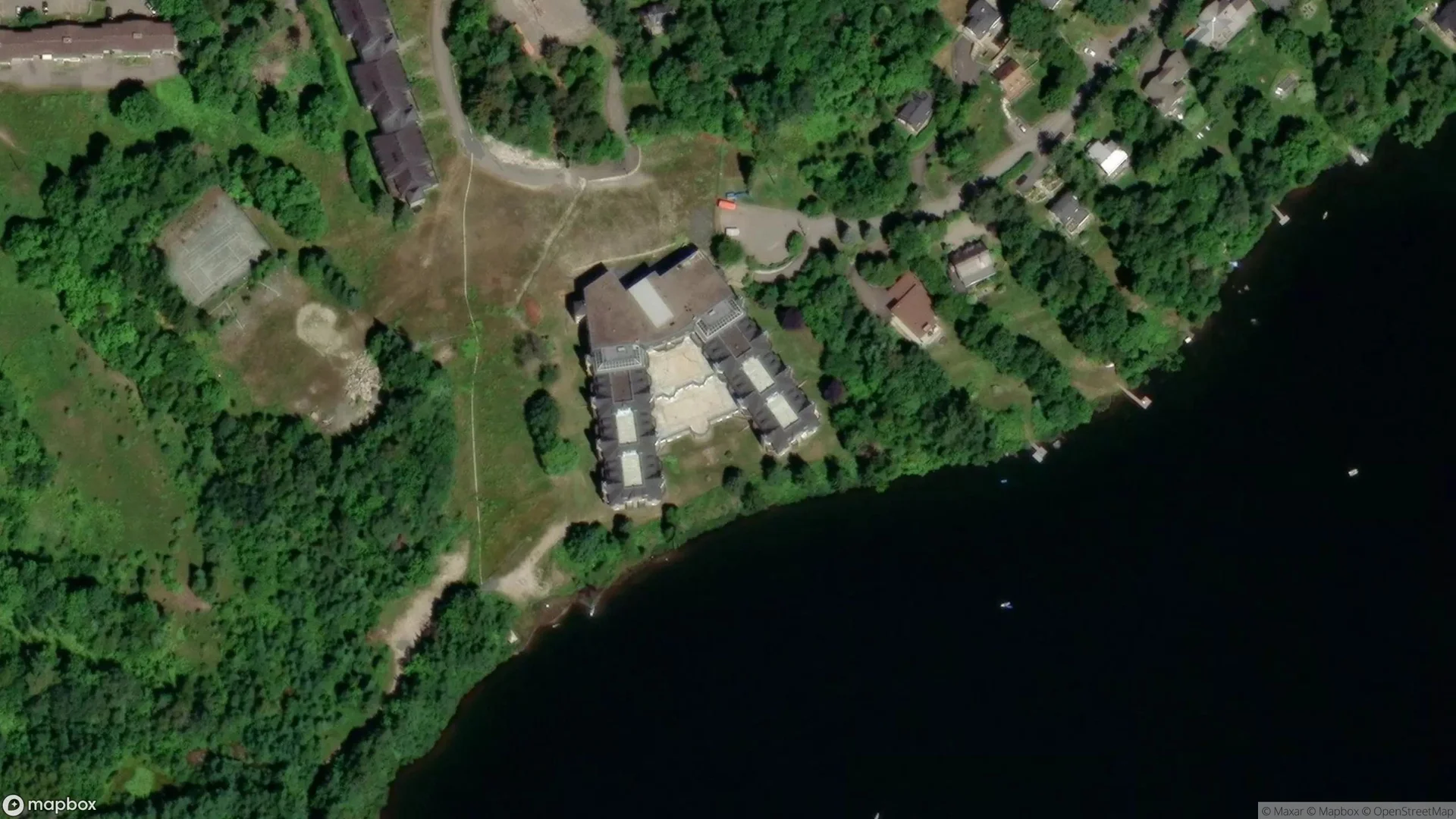 Tax sale property at , SAINTE-ADÈLE - Photo 2