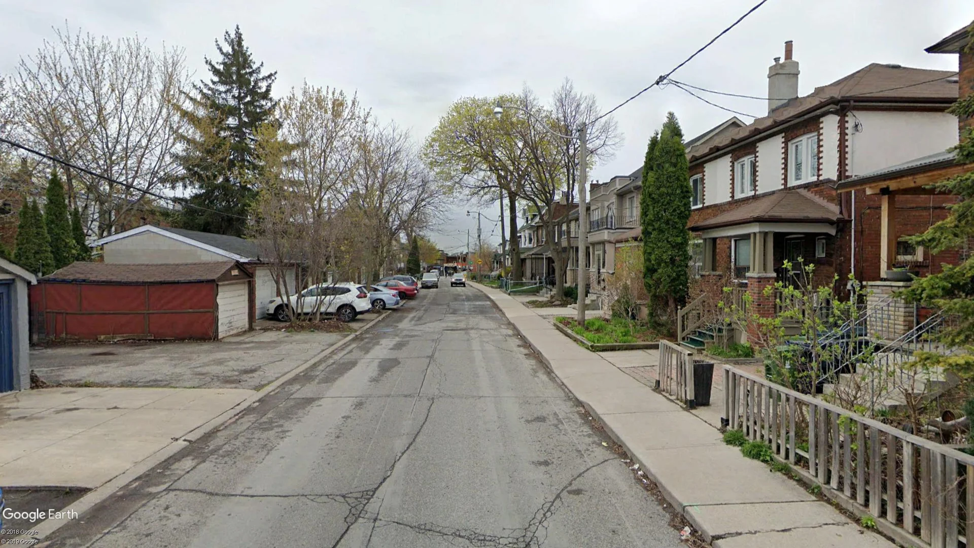 Tax sale property at 46 Carling Avenue, Toronto - Photo 4