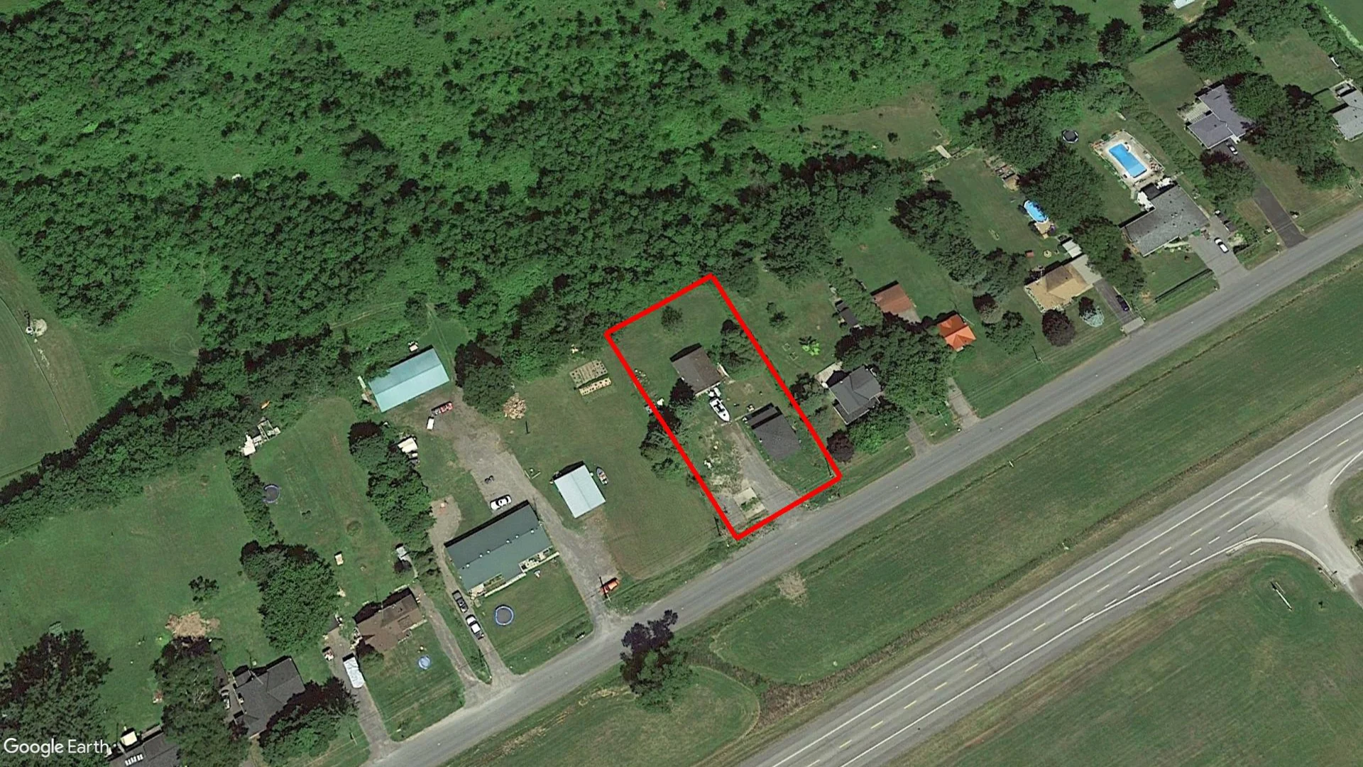 Tax sale property at 13165 Riverside Drive, South Dundas - Photo 2