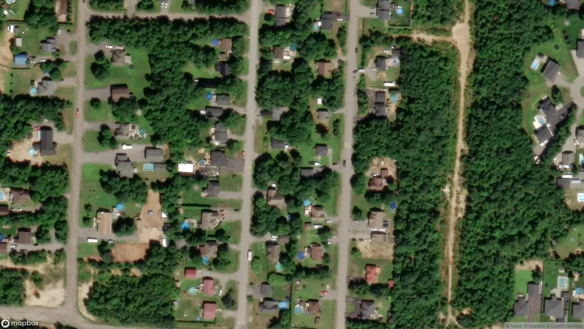 Tax sale property at , Saint-Lin-Laurentides - Photo 2