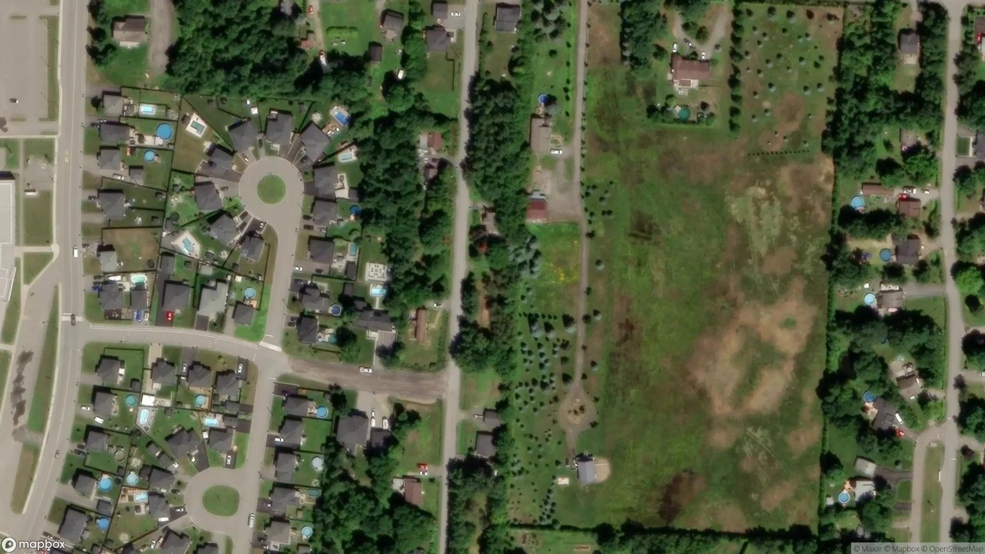 Tax sale property at , Saint-Lin-Laurentides - Photo 2