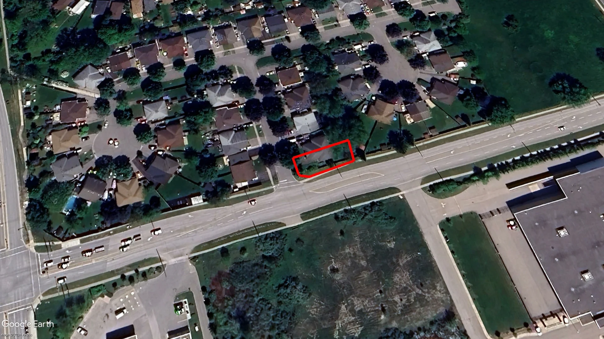 Tax sale property at 1 Lockhart Gate, Bowmanville, Clarington - Photo 3