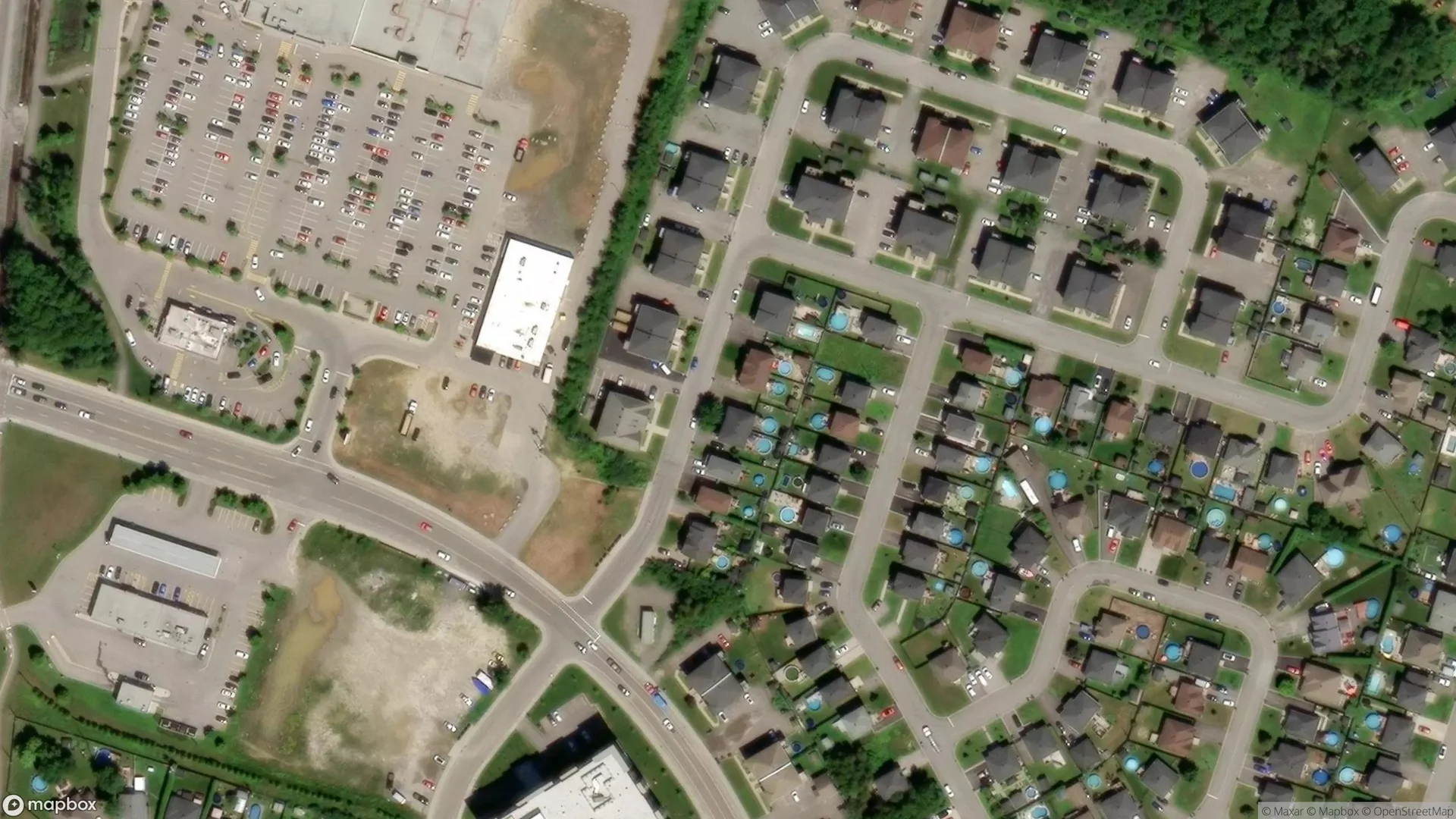 Tax sale property at , Saint-Lin-Laurentides - Photo 2