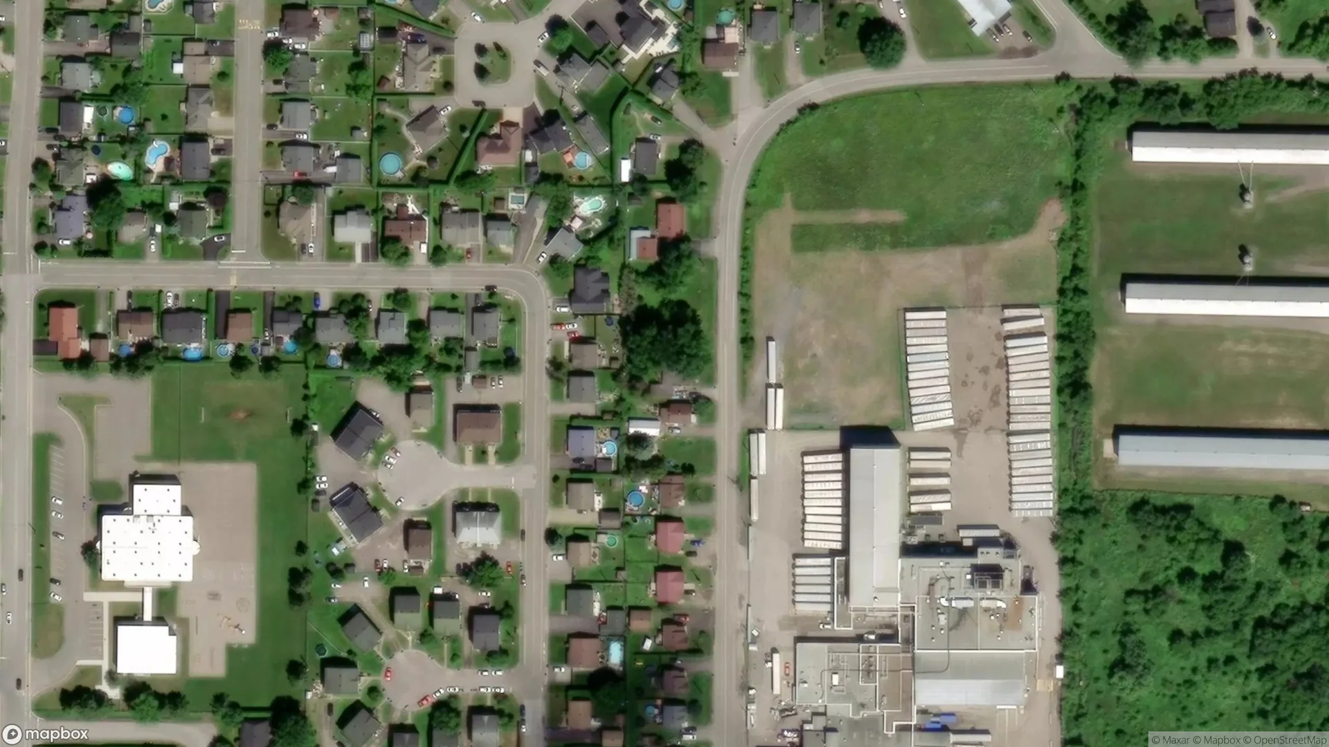 Tax sale property at , Saint-Lin-Laurentides - Photo 2