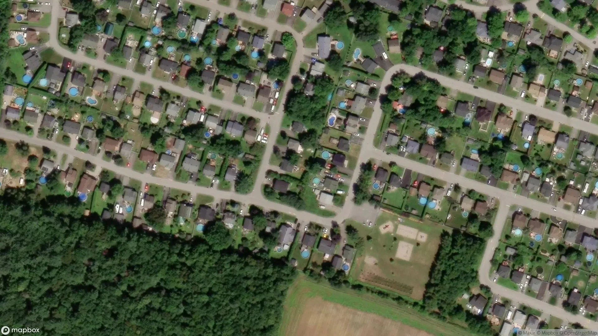 Tax sale property at , Saint-Lin-Laurentides - Photo 2