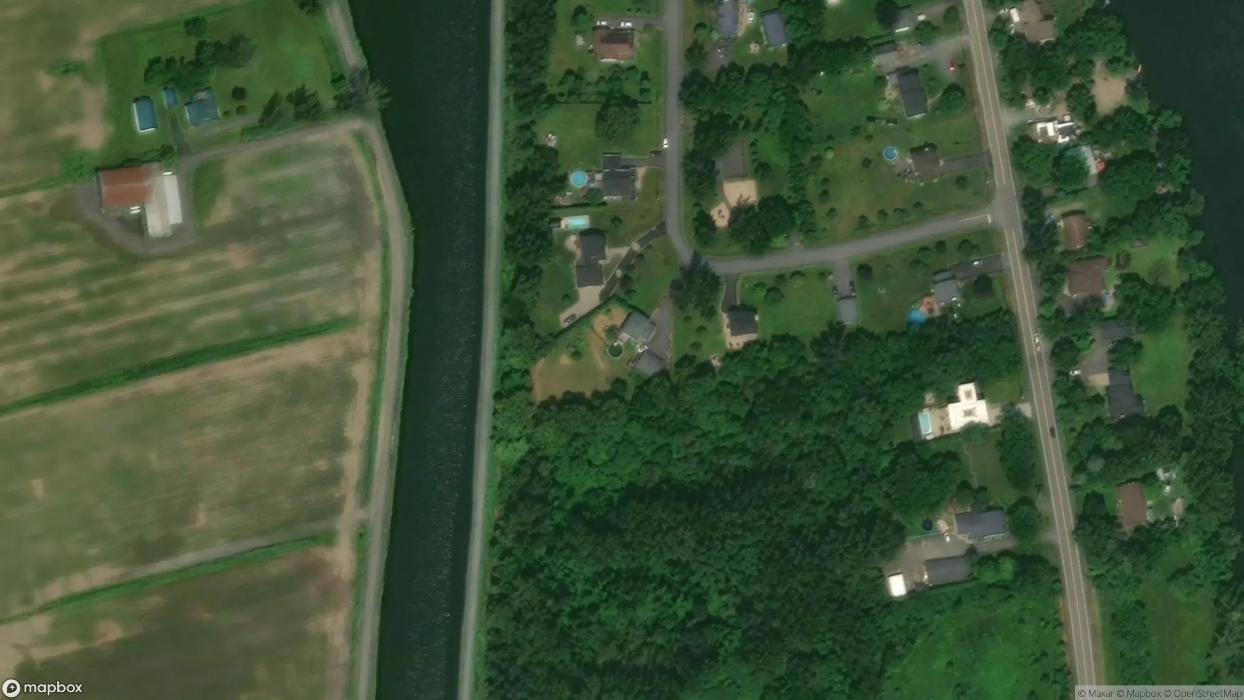 Tax sale property at , Ville de Carignan - Photo 2
